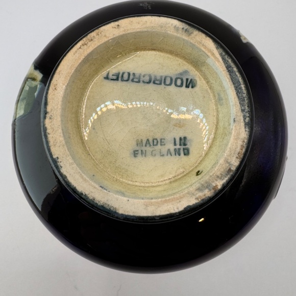 William Moorcroft Spotted Ruffled Orchid or Ruffled Lady Slipper petite vase - Picture 6 of 11